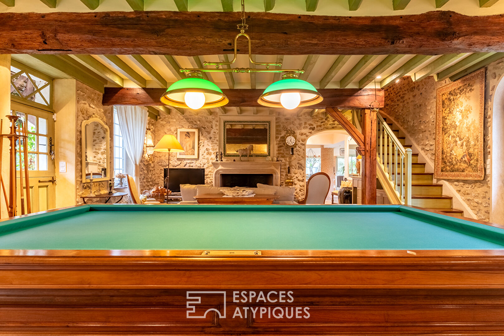 Ancienne ferme du 19ème réhabilitée avec dépendances et poolhouse