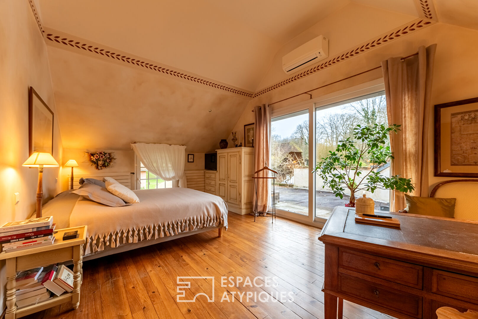 Ancienne ferme du 19ème réhabilitée avec dépendances et poolhouse