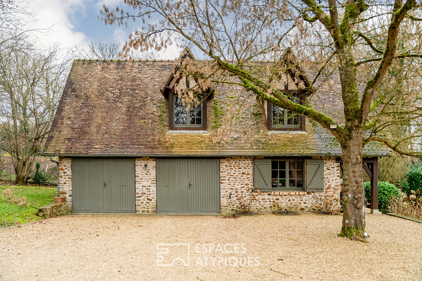 Ancienne ferme du 19ème réhabilitée avec dépendances et poolhouse