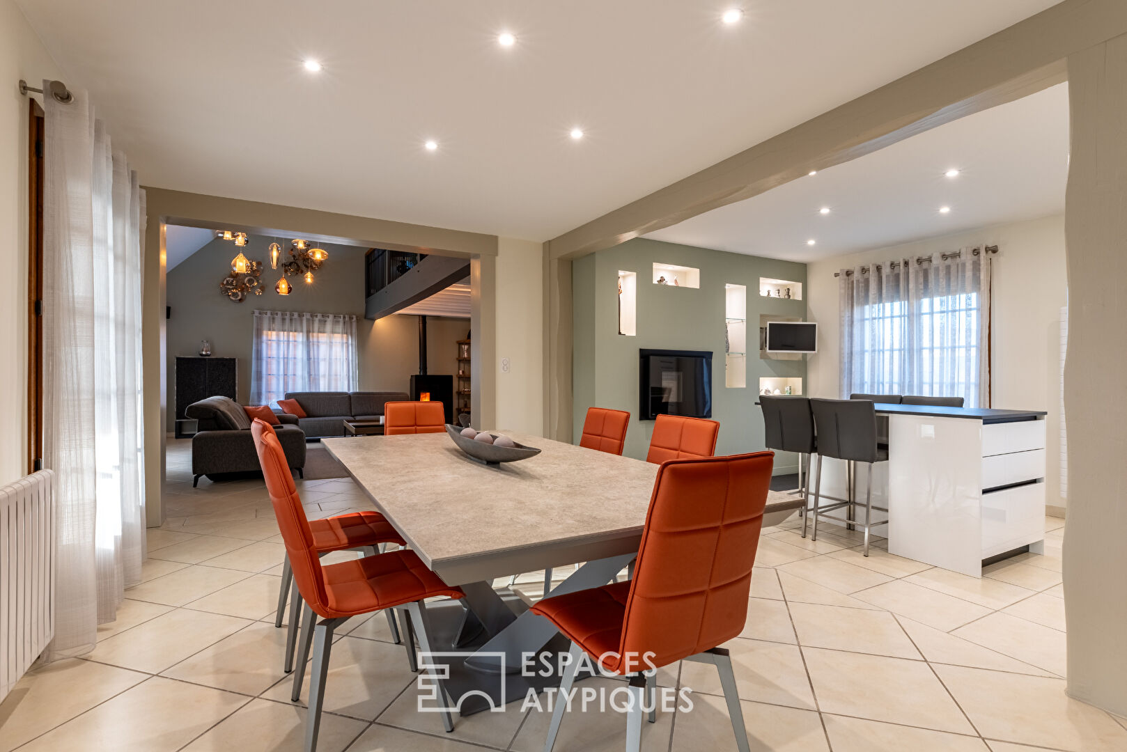 Contemporary, high-end and renovated