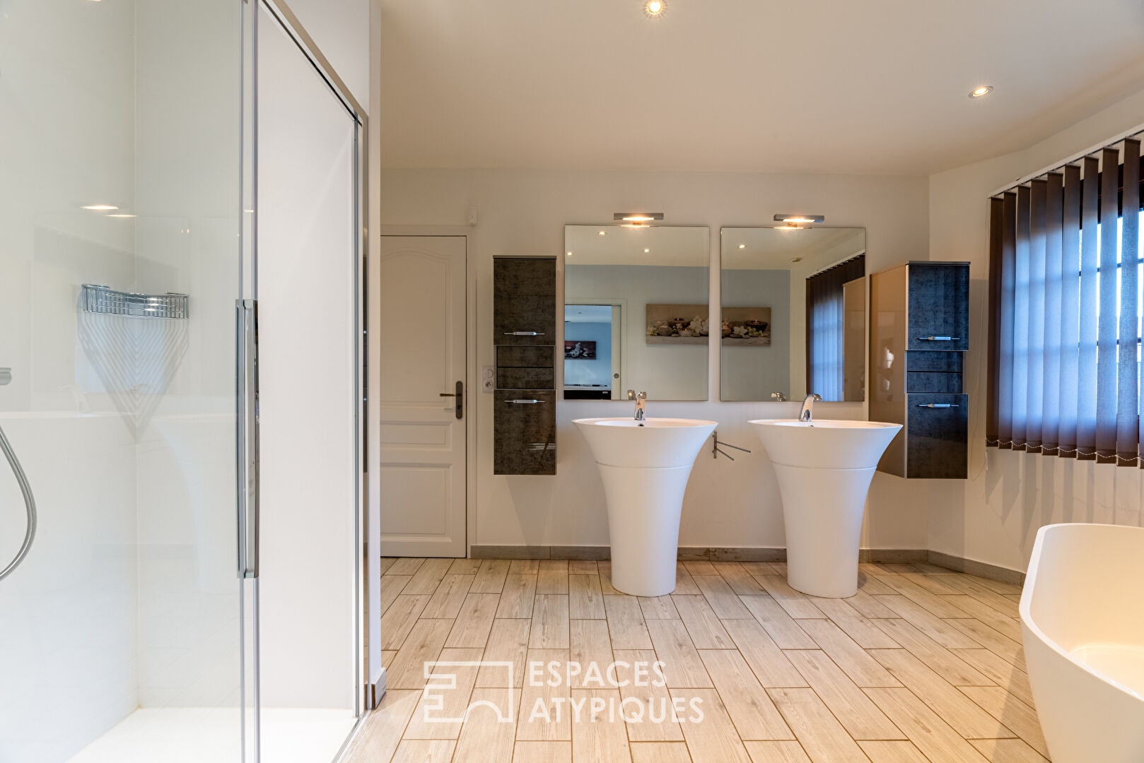 Contemporary, high-end and renovated