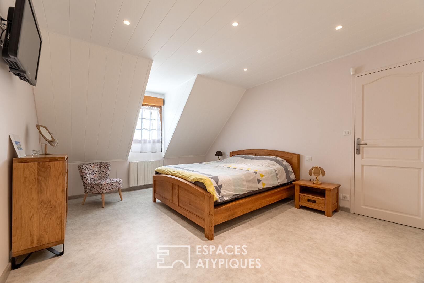 Contemporary, high-end and renovated