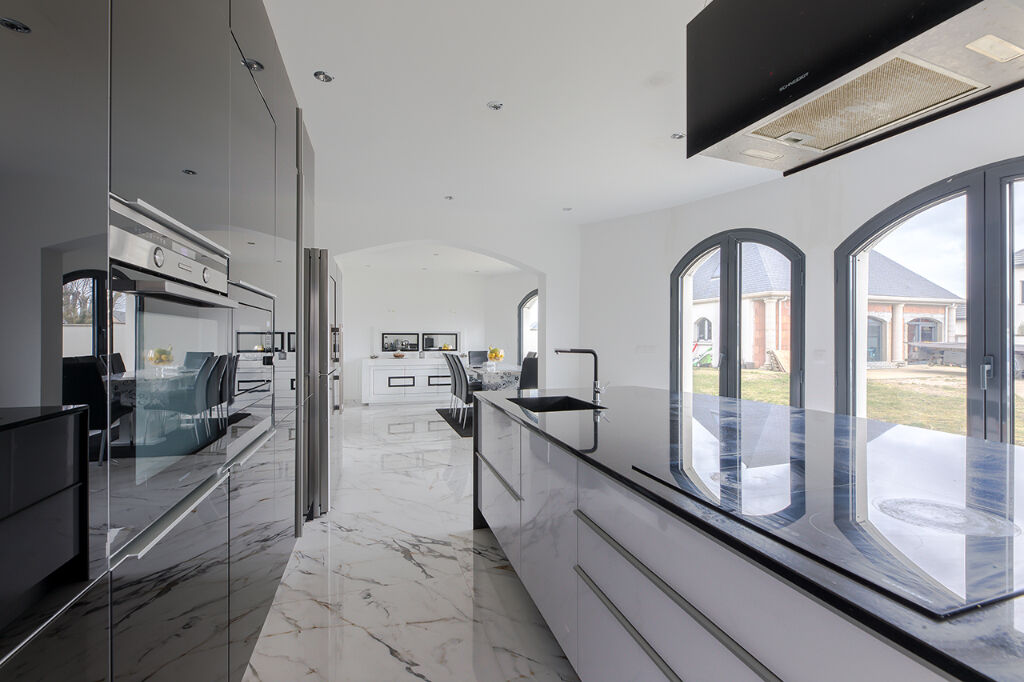 Contemporary Dubai-inspired villa