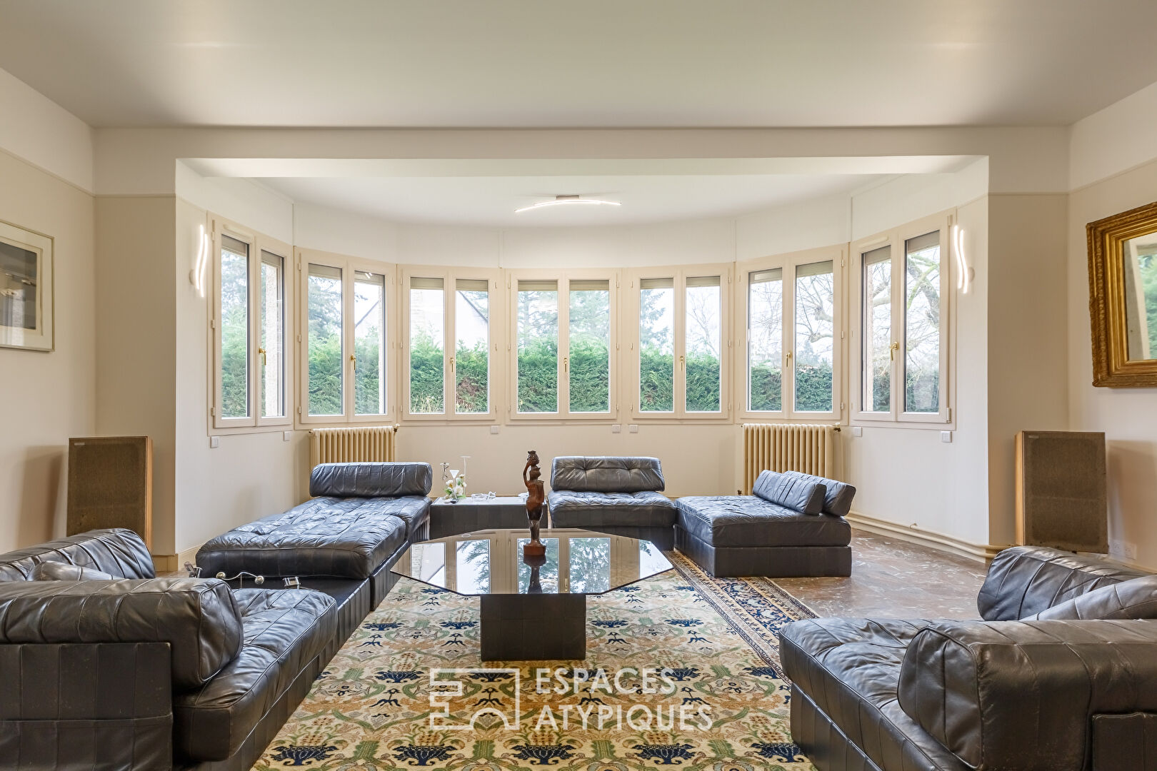 Luxury property on landscaped park