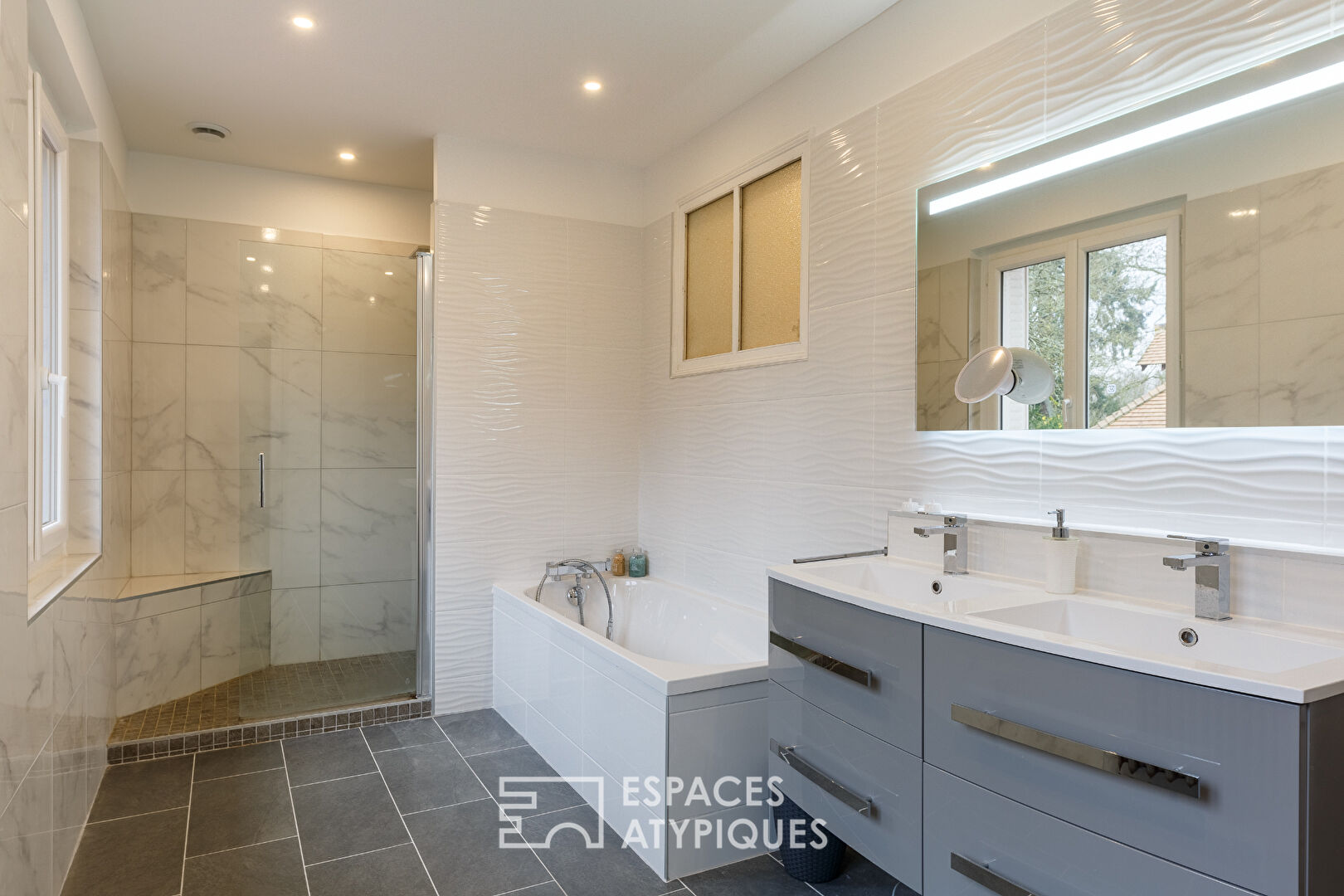 Luxury property on landscaped park