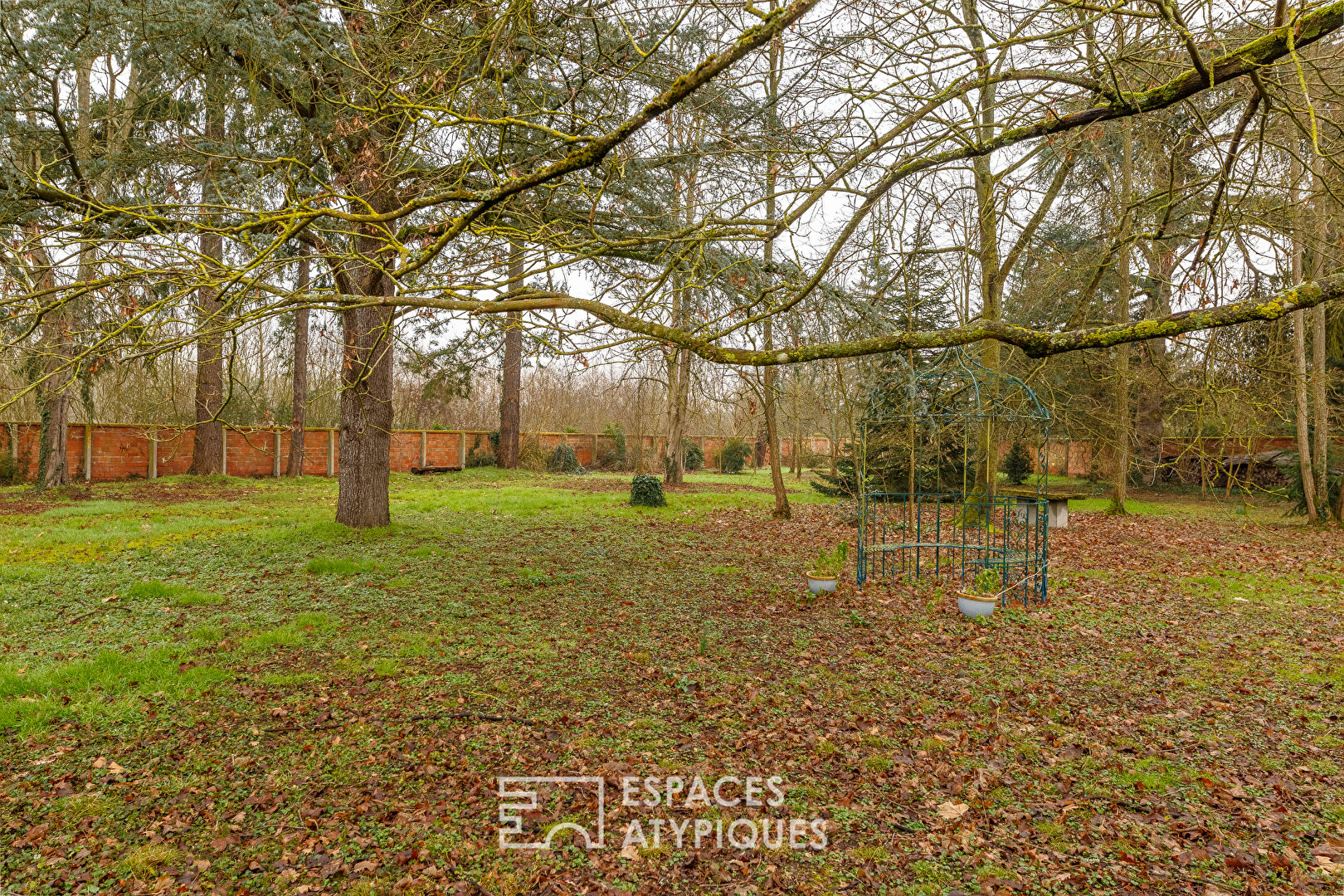 Luxury property on landscaped park