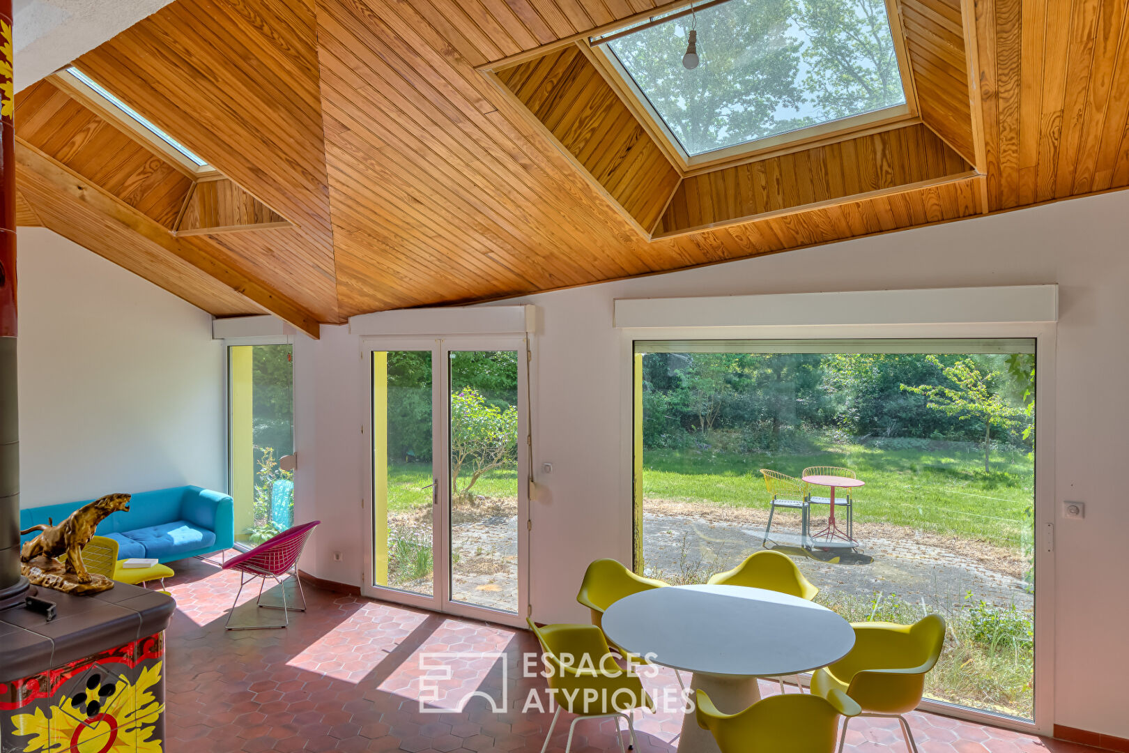 Architect-designed house on the edge of the Champ de Bataille Golf Course