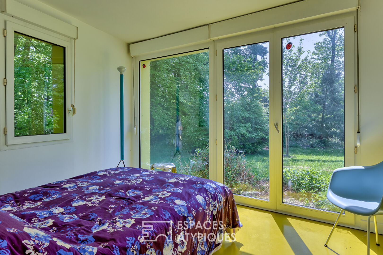 Architect-designed house on the edge of the Champ de Bataille Golf Course