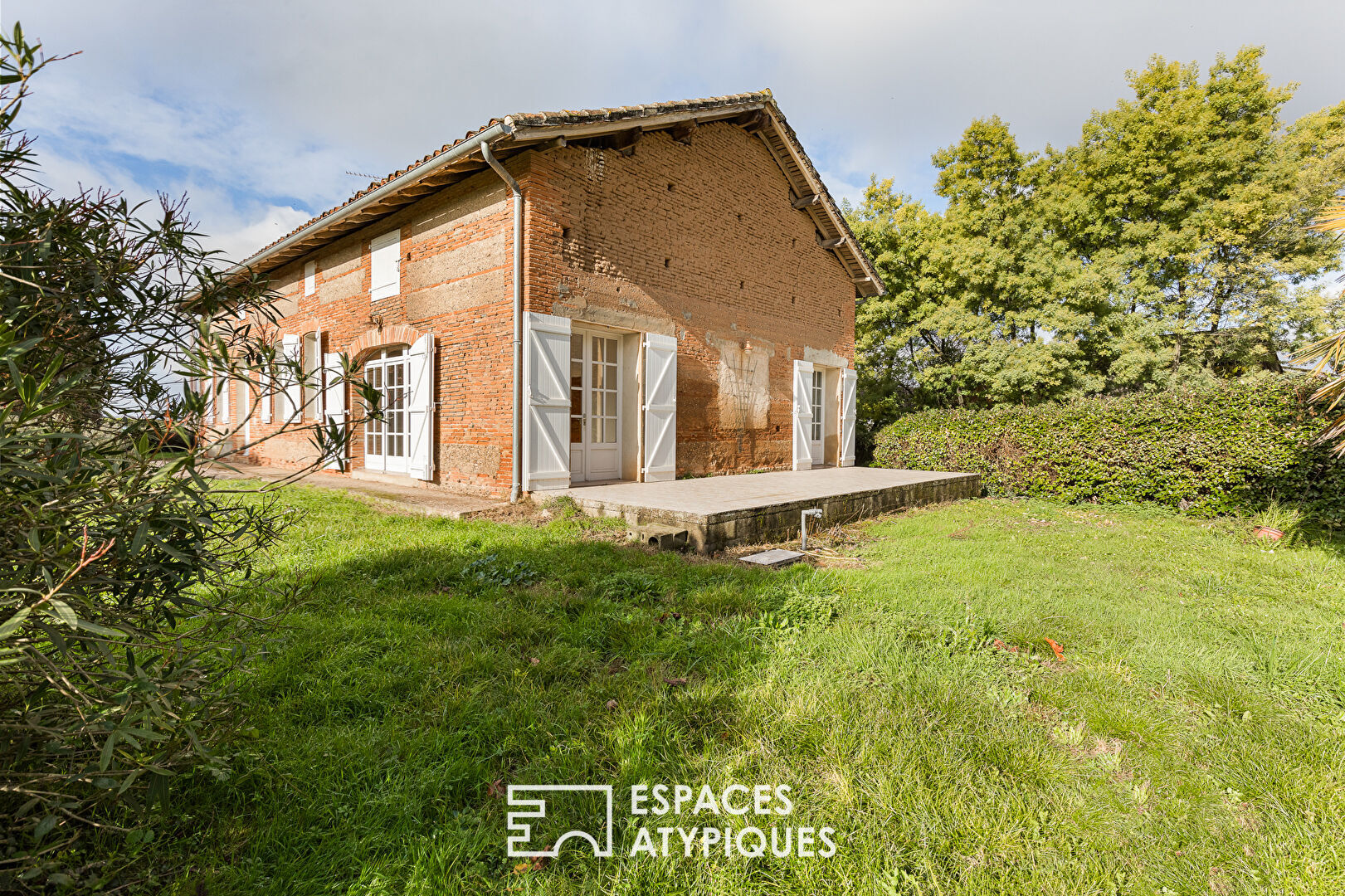 Charming single-story Toulouse house to reinvent in Tarn-et-Garonne