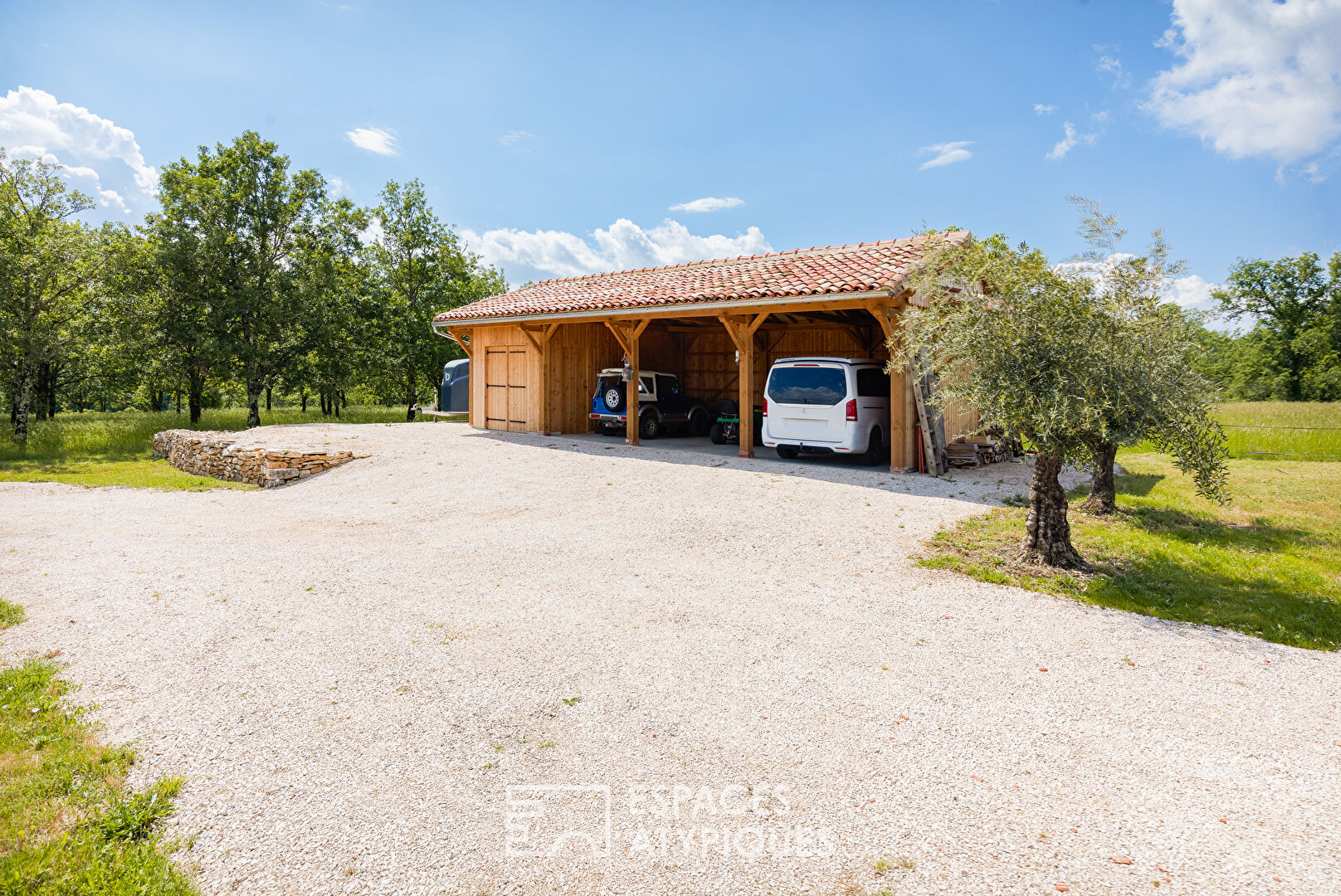 Grange de charme rénovée en loft au coeur du Quercy