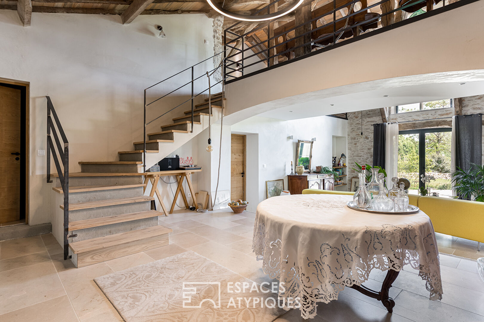 Grange de charme rénovée en loft au coeur du Quercy