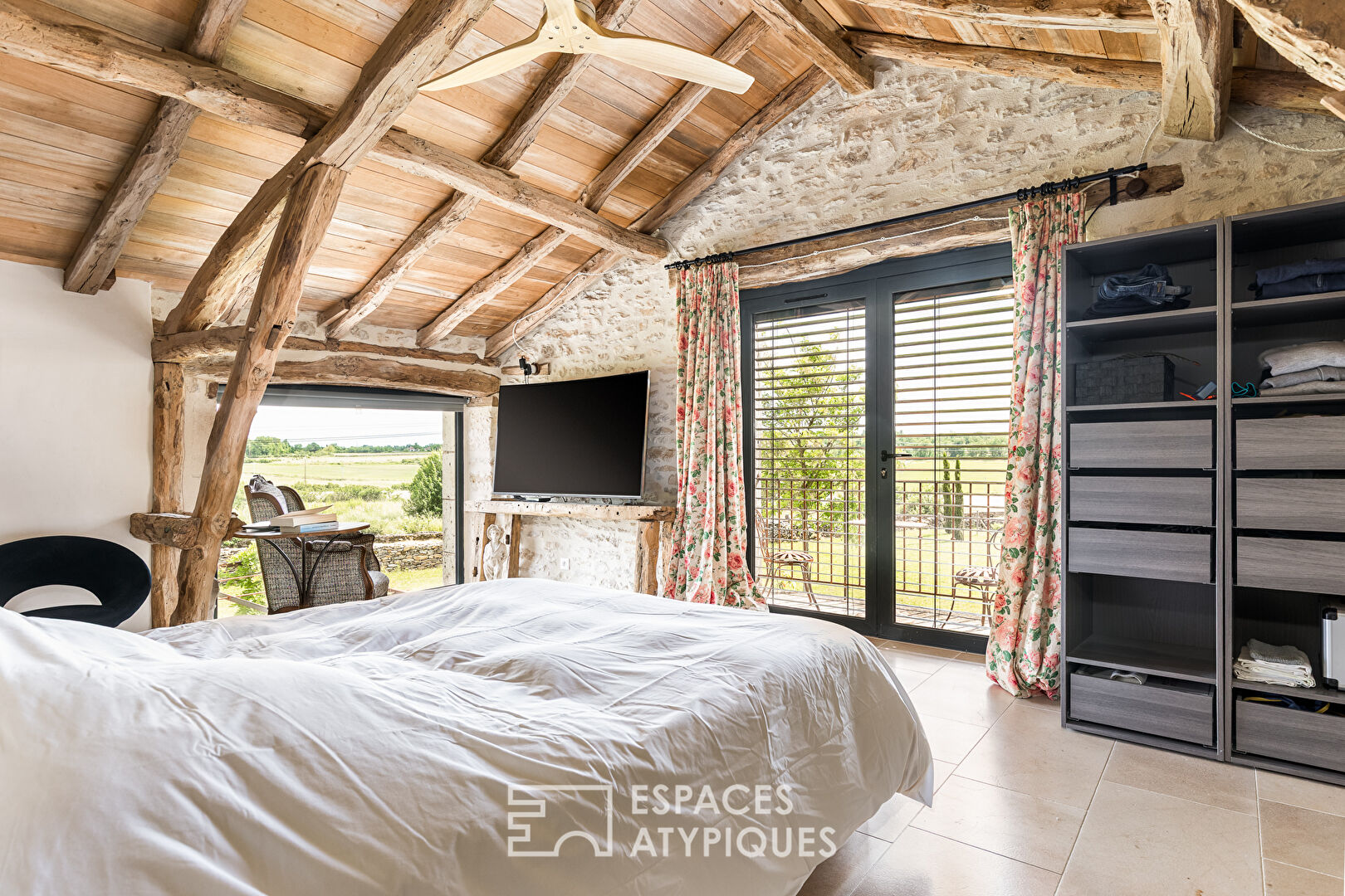 Grange de charme rénovée en loft au coeur du Quercy