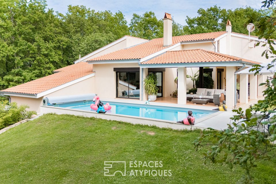 Maison d'architecte avec piscine et parc arboré - Quartier le Fau.