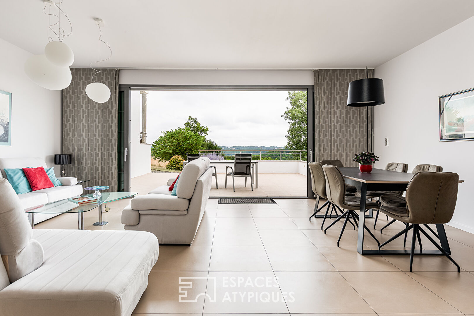 Architect-designed house with panoramic views and high-end amenities