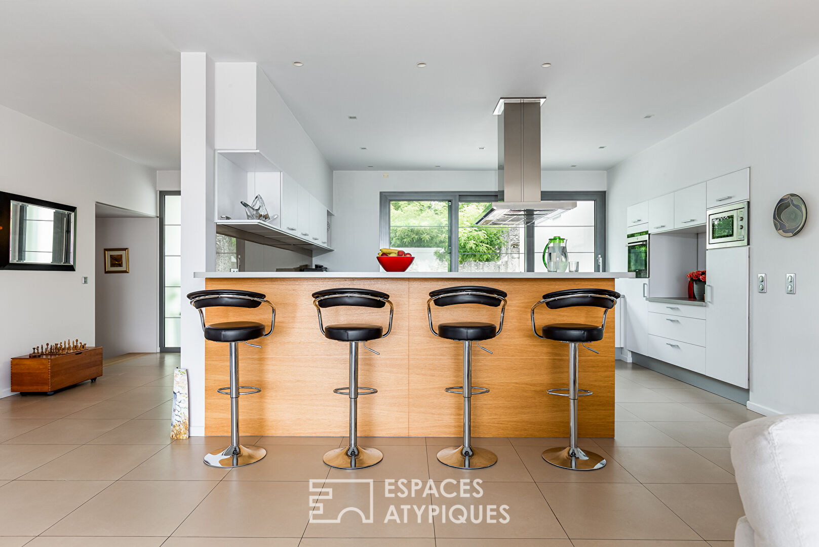 Architect-designed house with panoramic views and high-end amenities