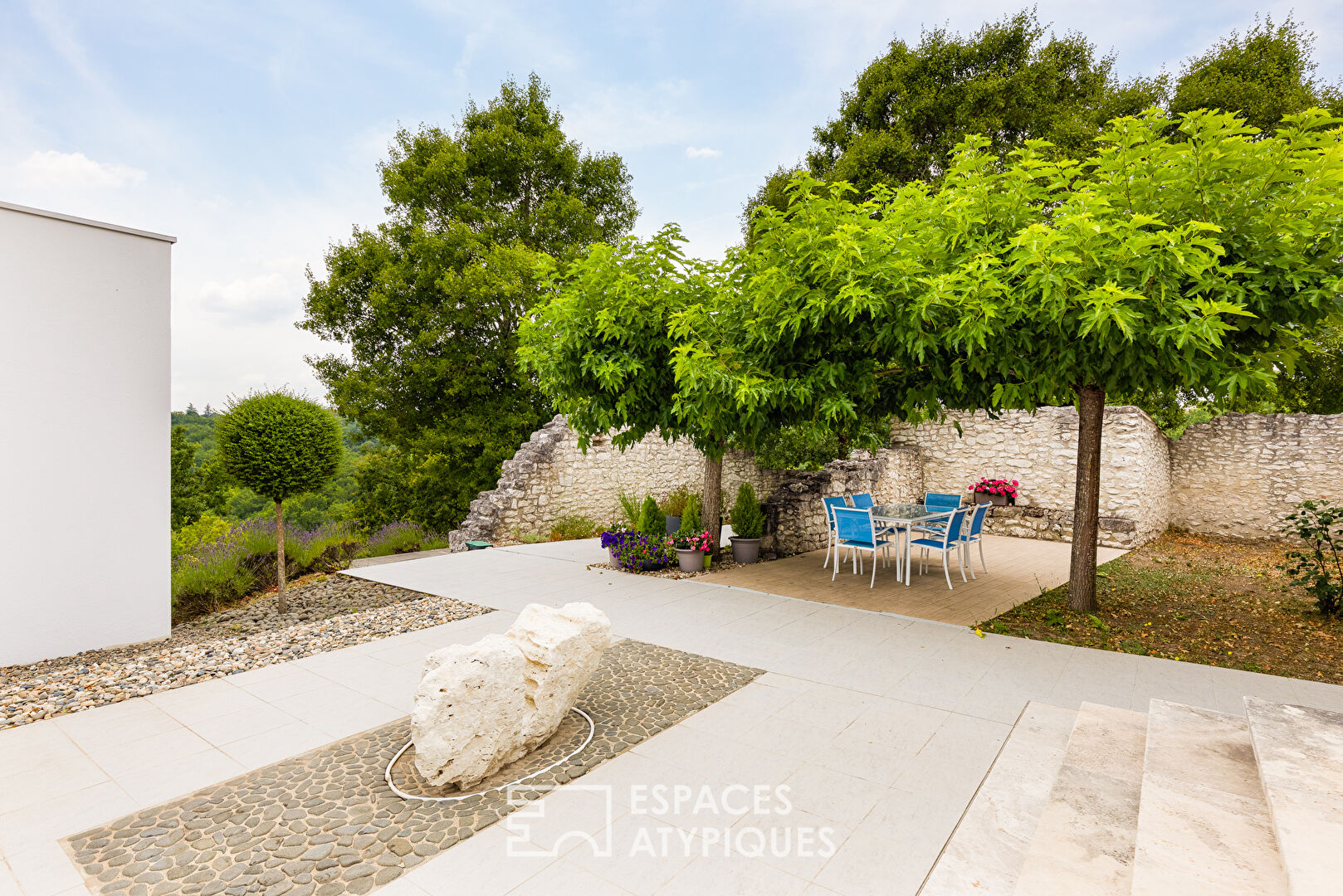 Architect-designed house with panoramic views and high-end amenities