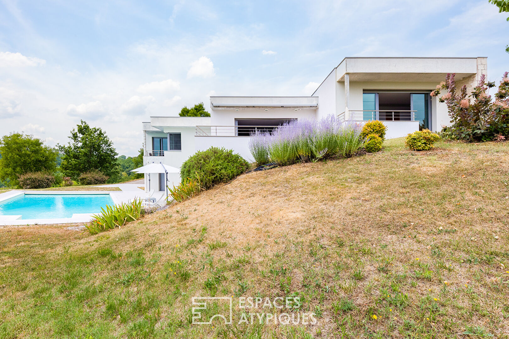 Architect-designed house with panoramic views and high-end amenities