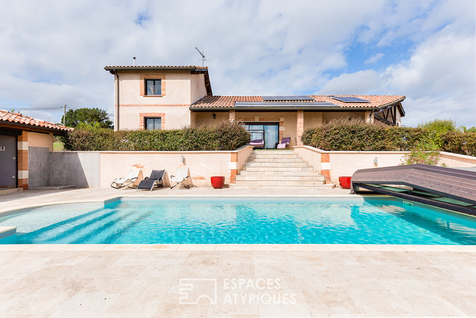 House in a dominant position with view in Esparsac