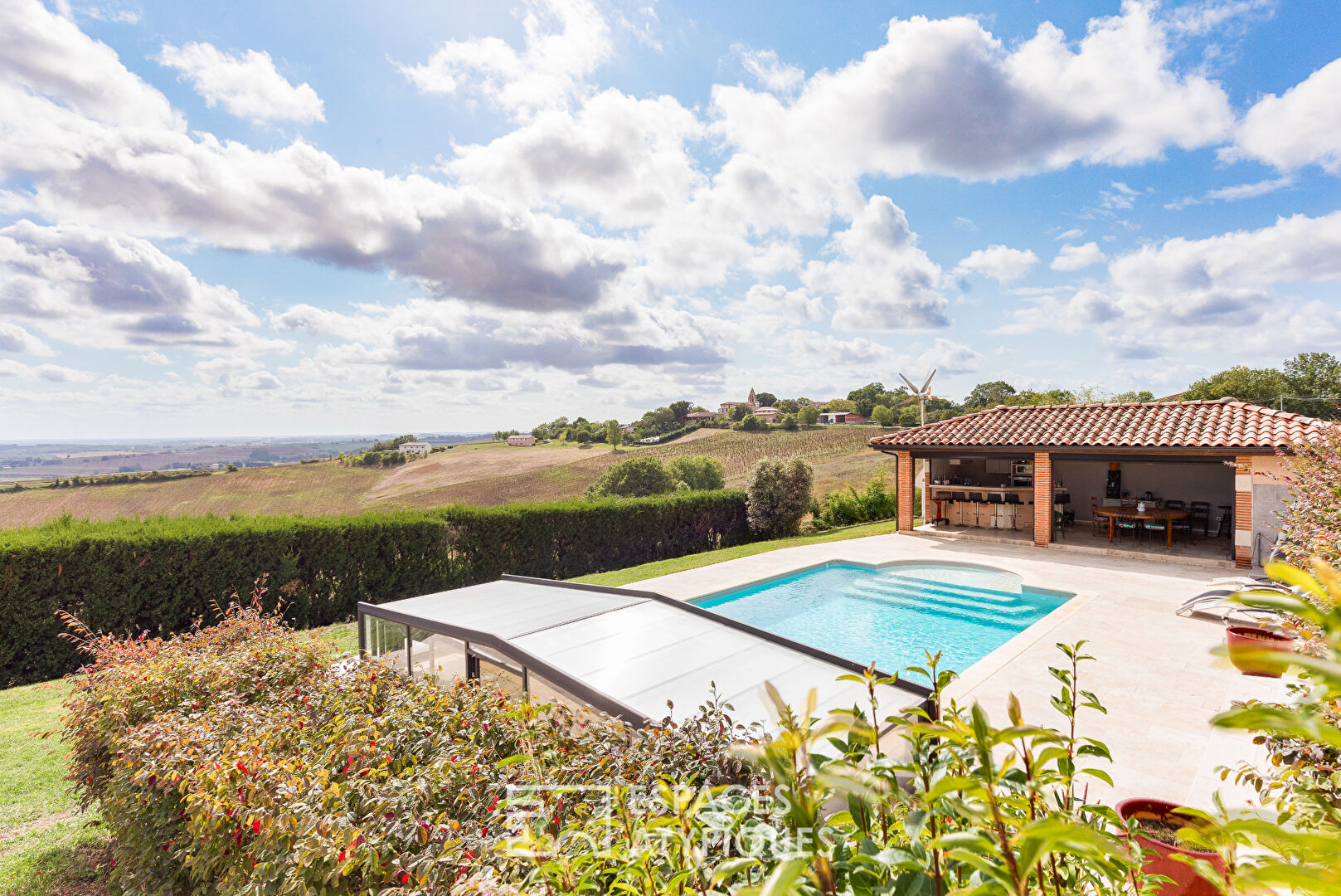 House in a dominant position with view in Esparsac