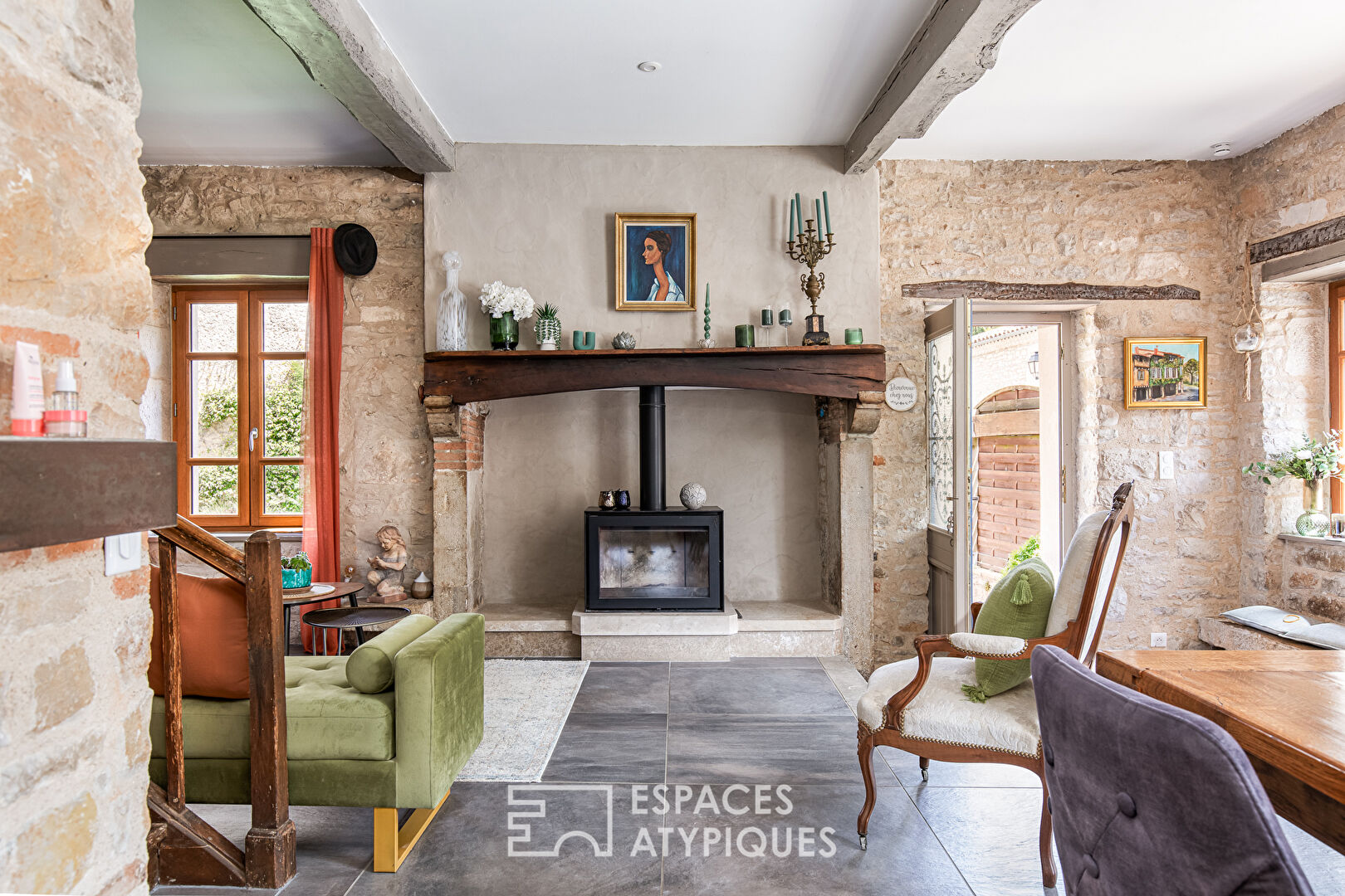 Maison d’hôtes avec jardin au pied d’un des plus « beaux villages de France ».