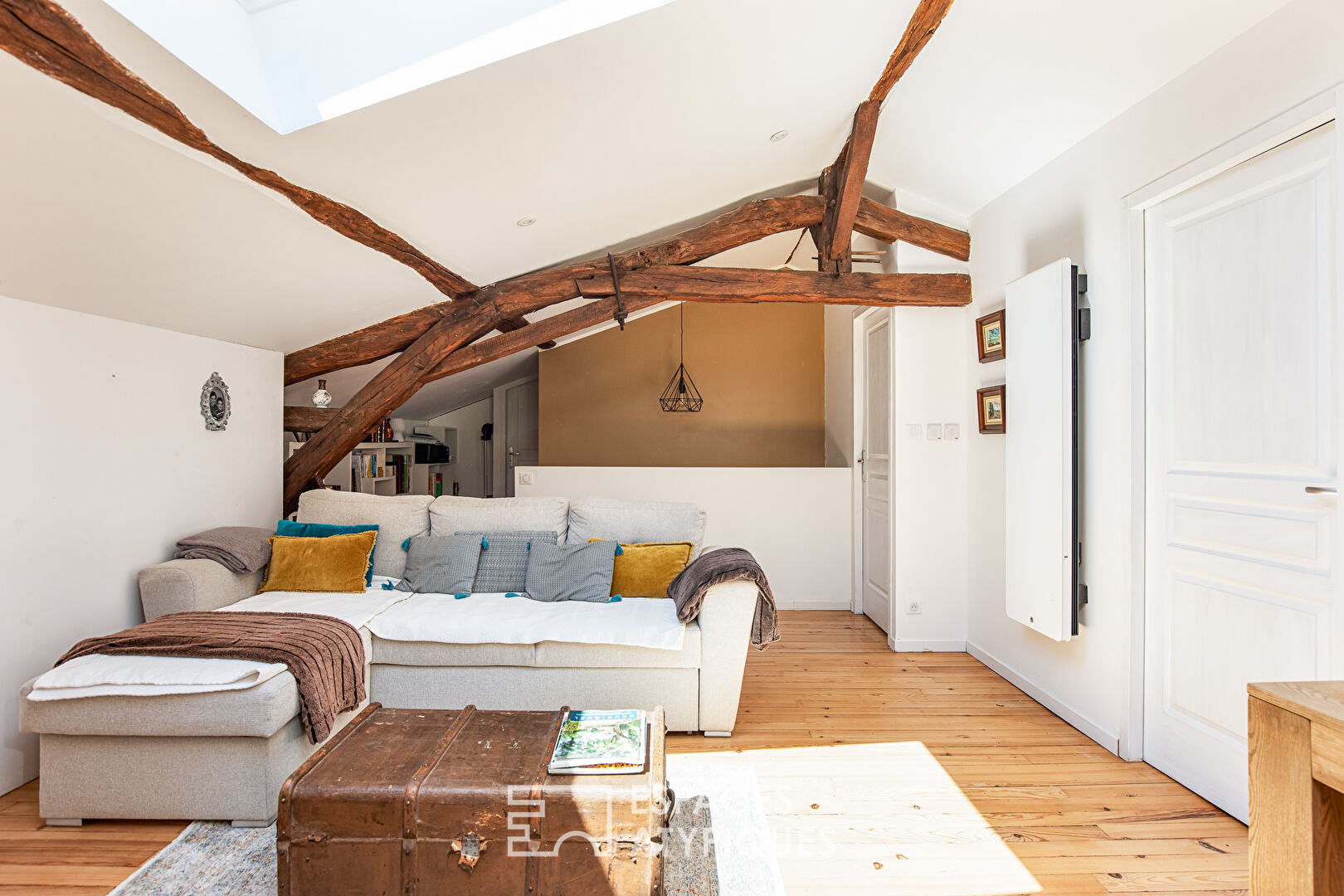 Maison d’hôtes avec jardin au pied d’un des plus « beaux villages de France ».
