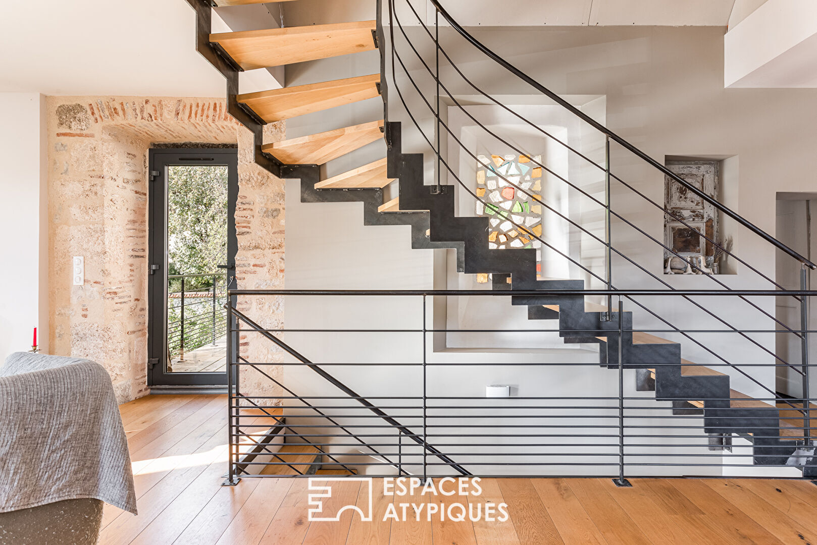 Completely renovated stone house with working guest rooms