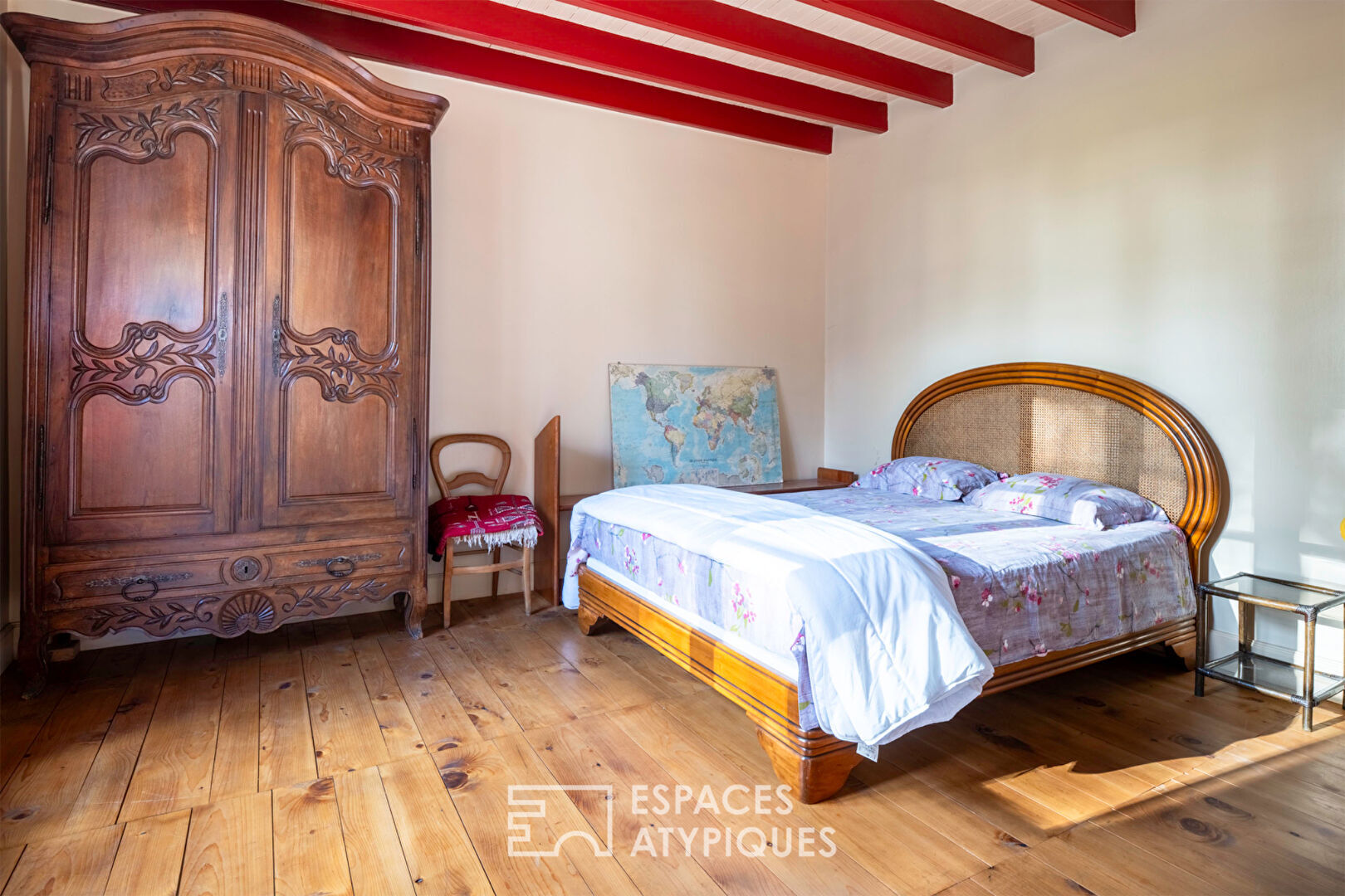 Moulin du XIVéme siècle chargé d&rsquo;histoire, entre authenticité et confort moderne