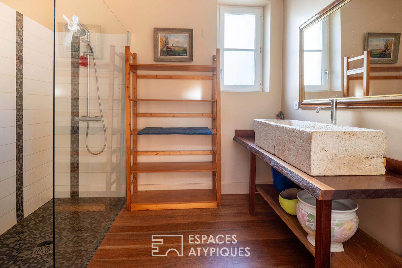 Moulin du XIVéme siècle chargé d&rsquo;histoire, entre authenticité et confort moderne