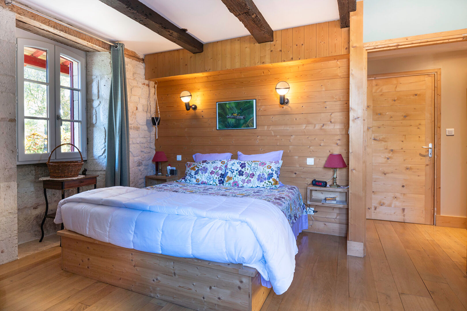 Moulin du XIVéme siècle chargé d’histoire, entre authenticité et confort moderne