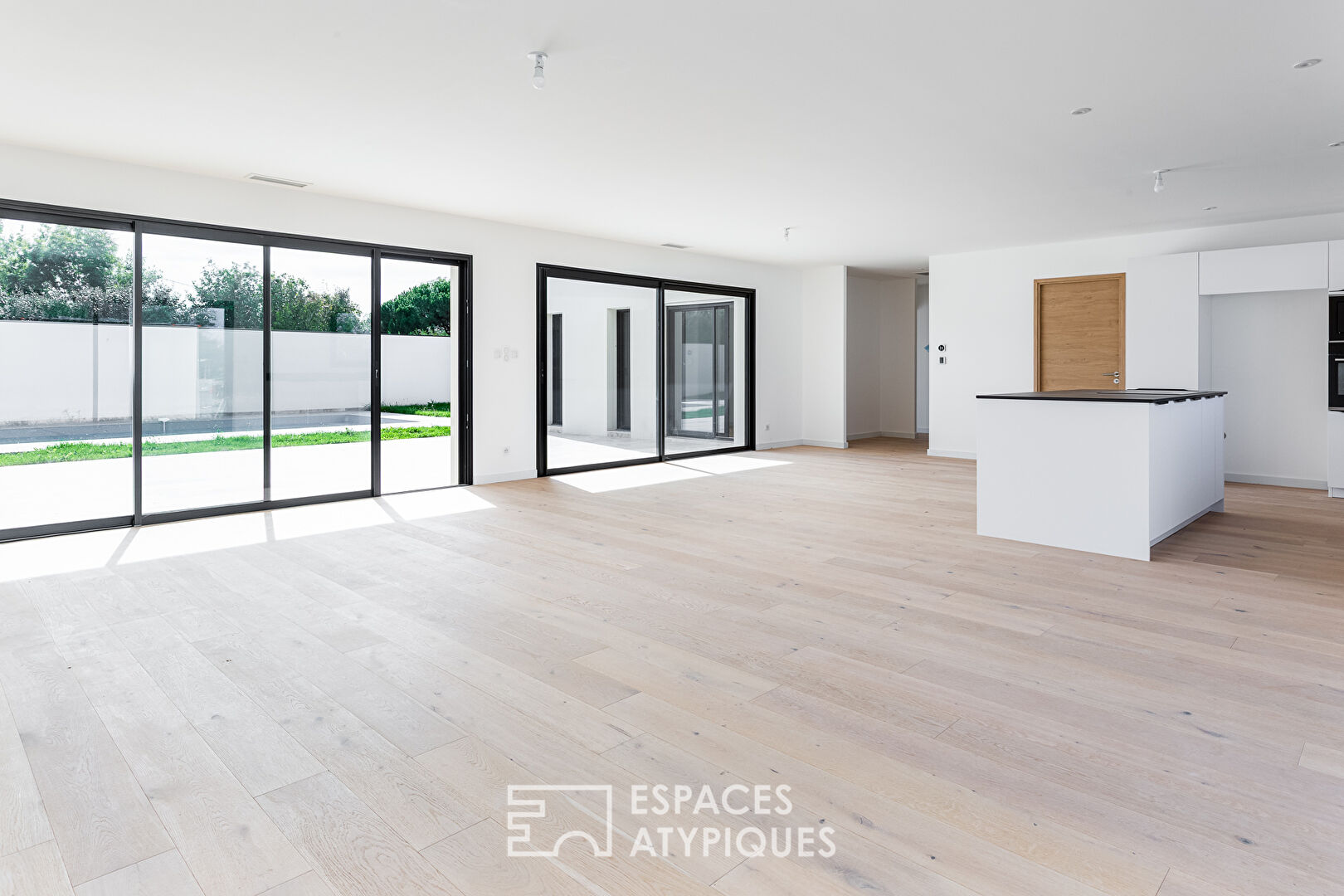 Maison contemporaine de plain-pied à Saint-Martial