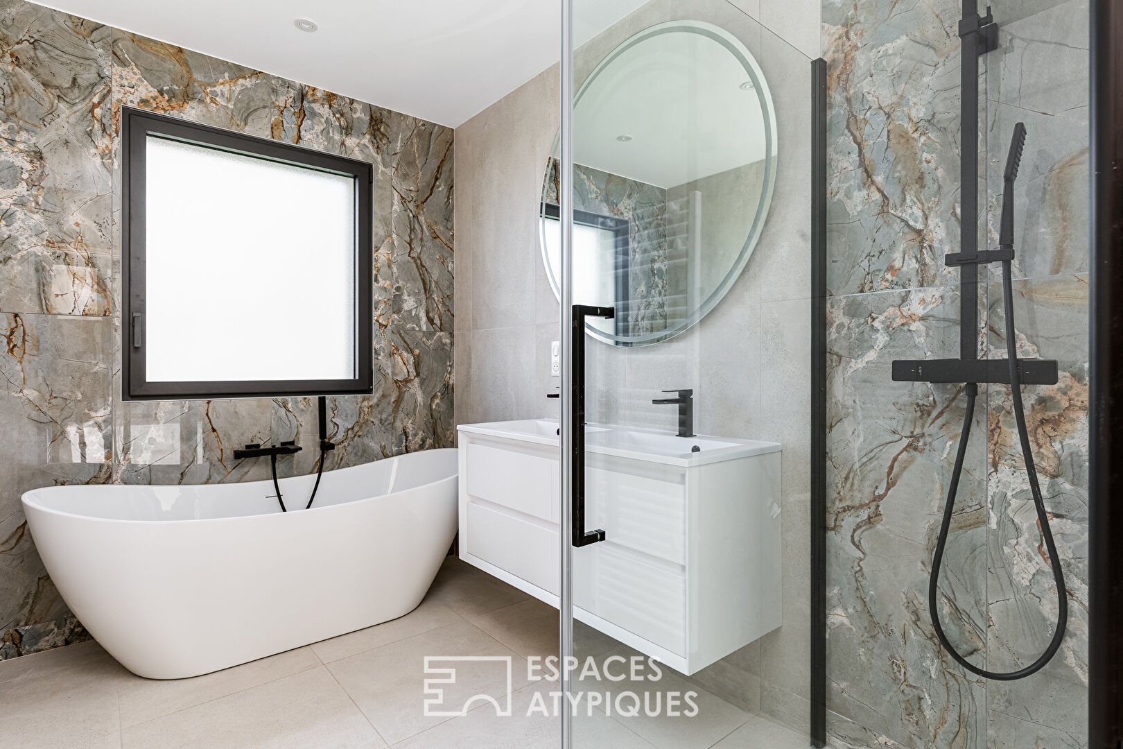 Maison contemporaine de plain-pied à Saint-Martial