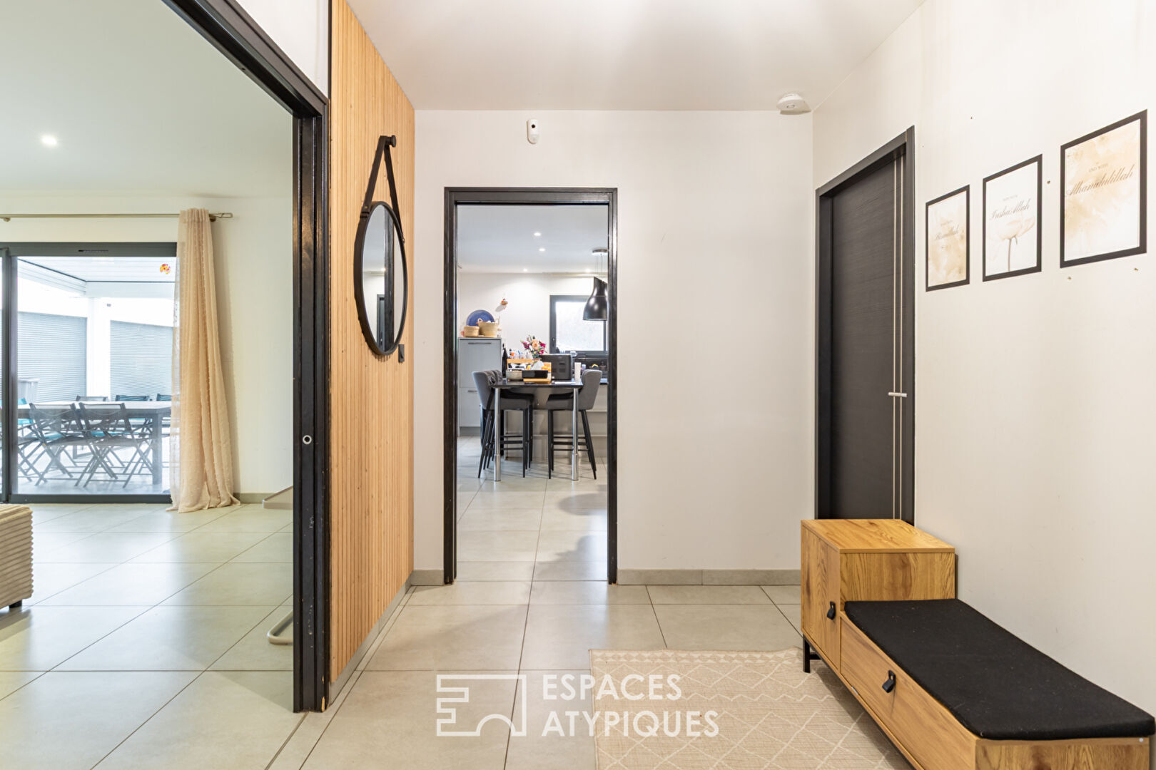 Maison Contemporaine avec Toit-Terrasse et piscine à Montauban