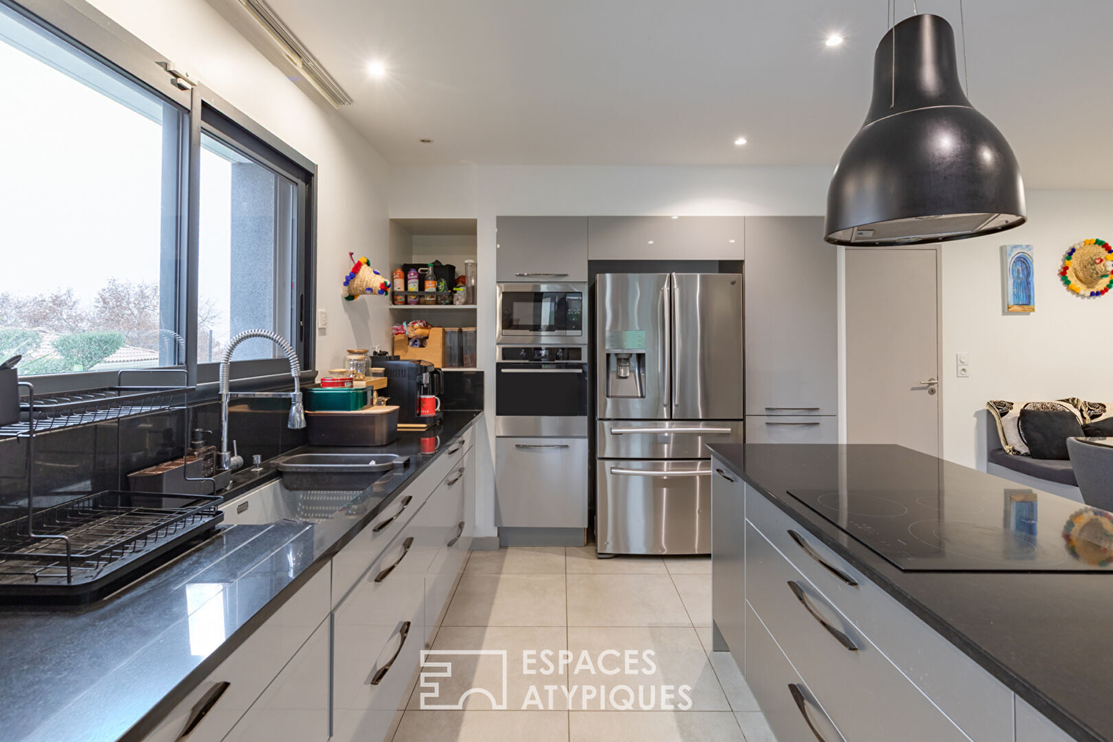 Maison Contemporaine avec Toit-Terrasse et piscine à Montauban