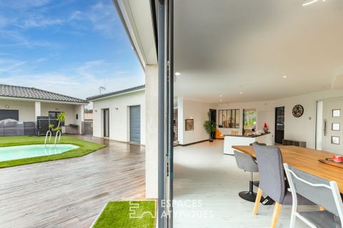 Villa moderniste avec piscine au coeur du Quartier  du Fau