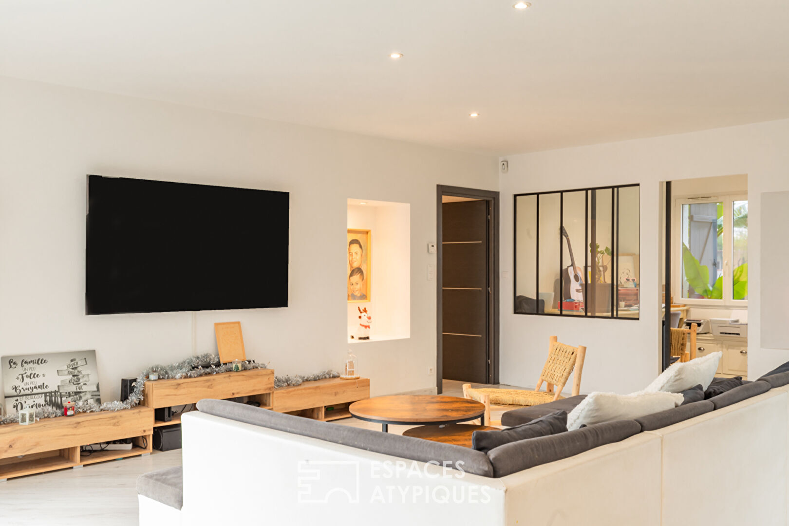 Villa moderniste avec piscine au coeur du Quartier  du Fau