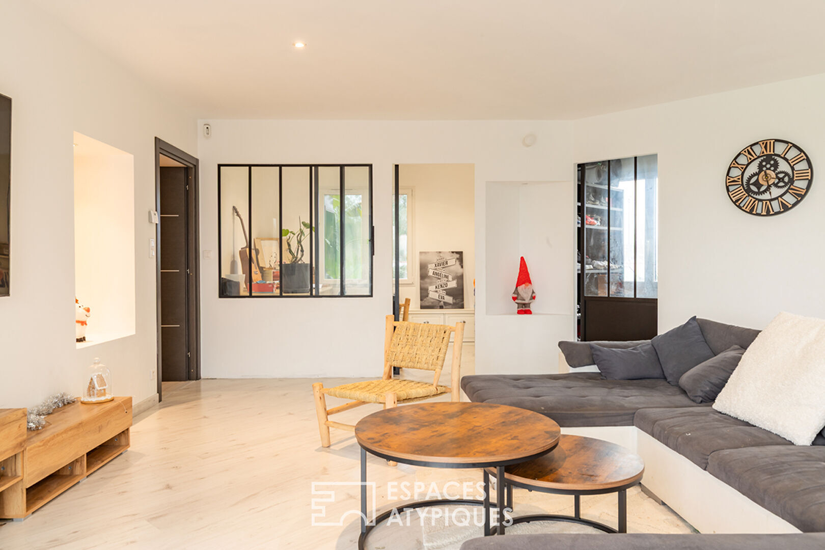 Villa moderniste avec piscine au coeur du Quartier  du Fau