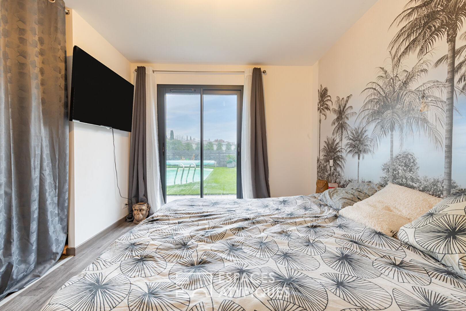 Villa moderniste avec piscine au coeur du Quartier  du Fau