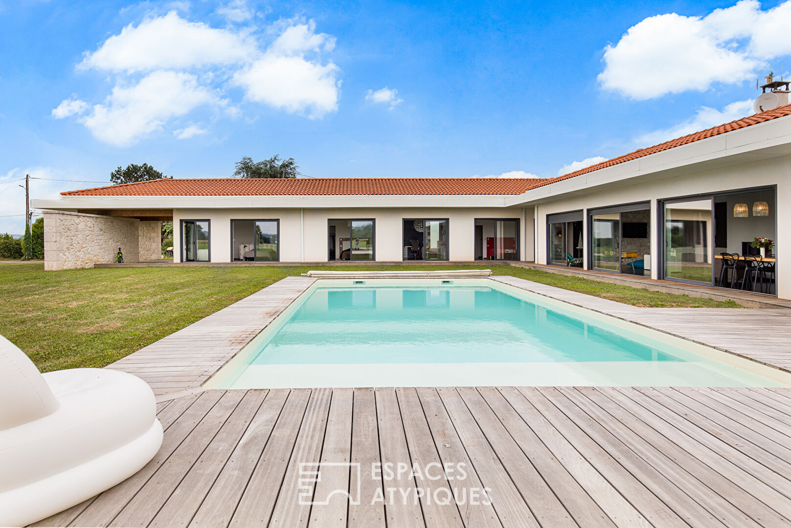 Contemporaine de plain-pied avec dépendance proche de Valence d&rsquo;Agen