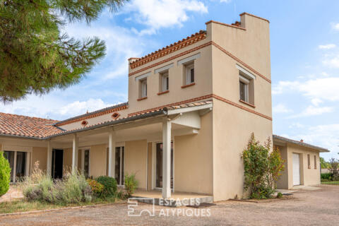 Charming house with swimming pool and landscaped garden in Montech