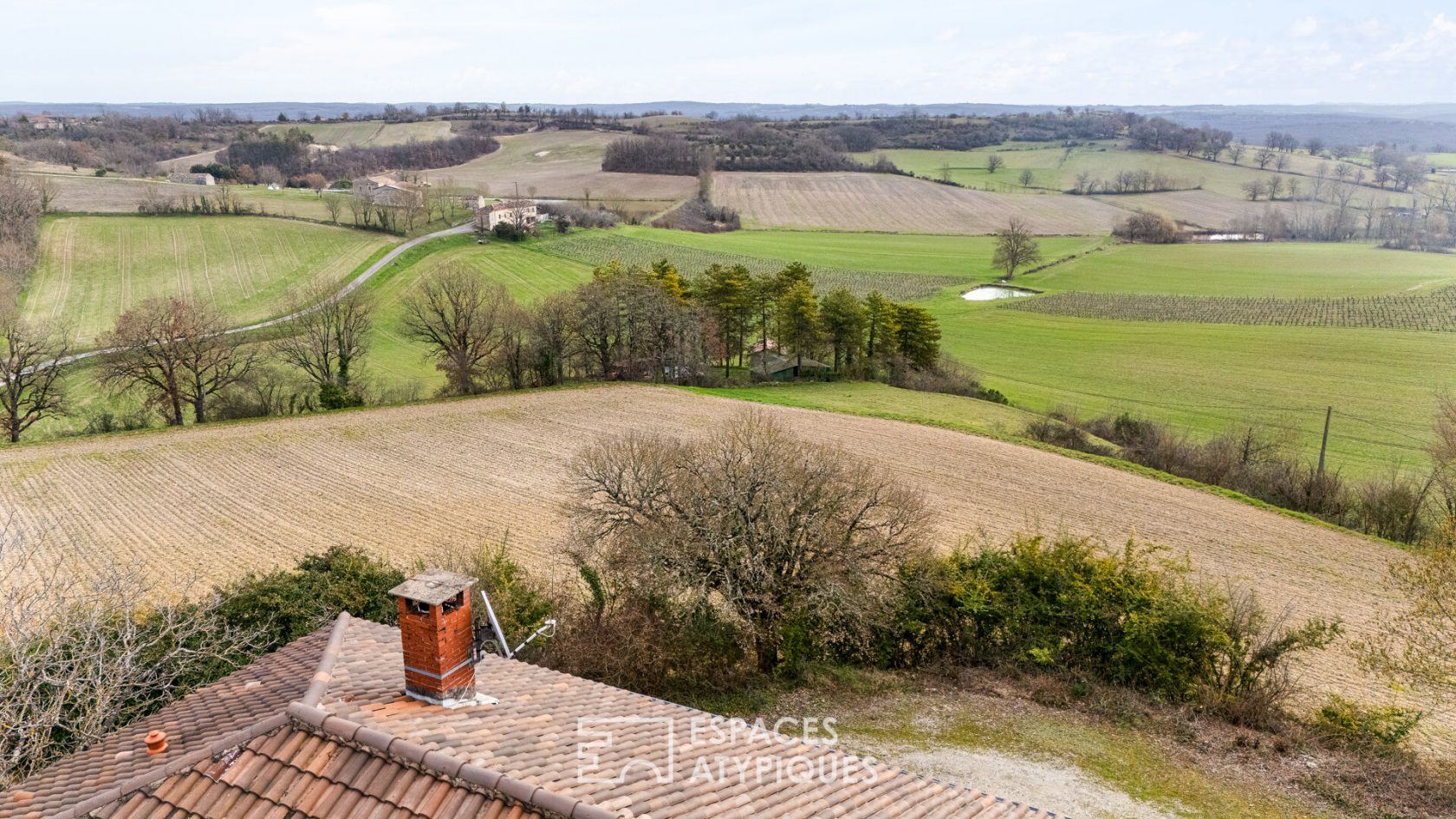 Quercy stone house with splendid view