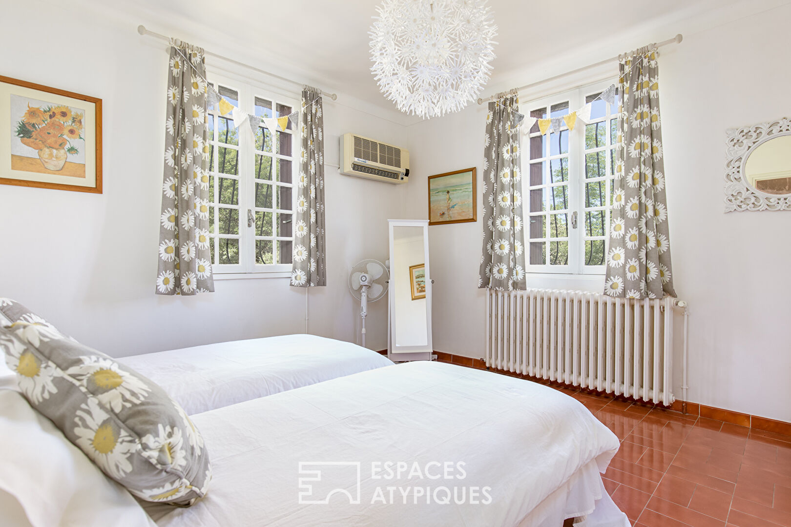 Quercy stone house with splendid view