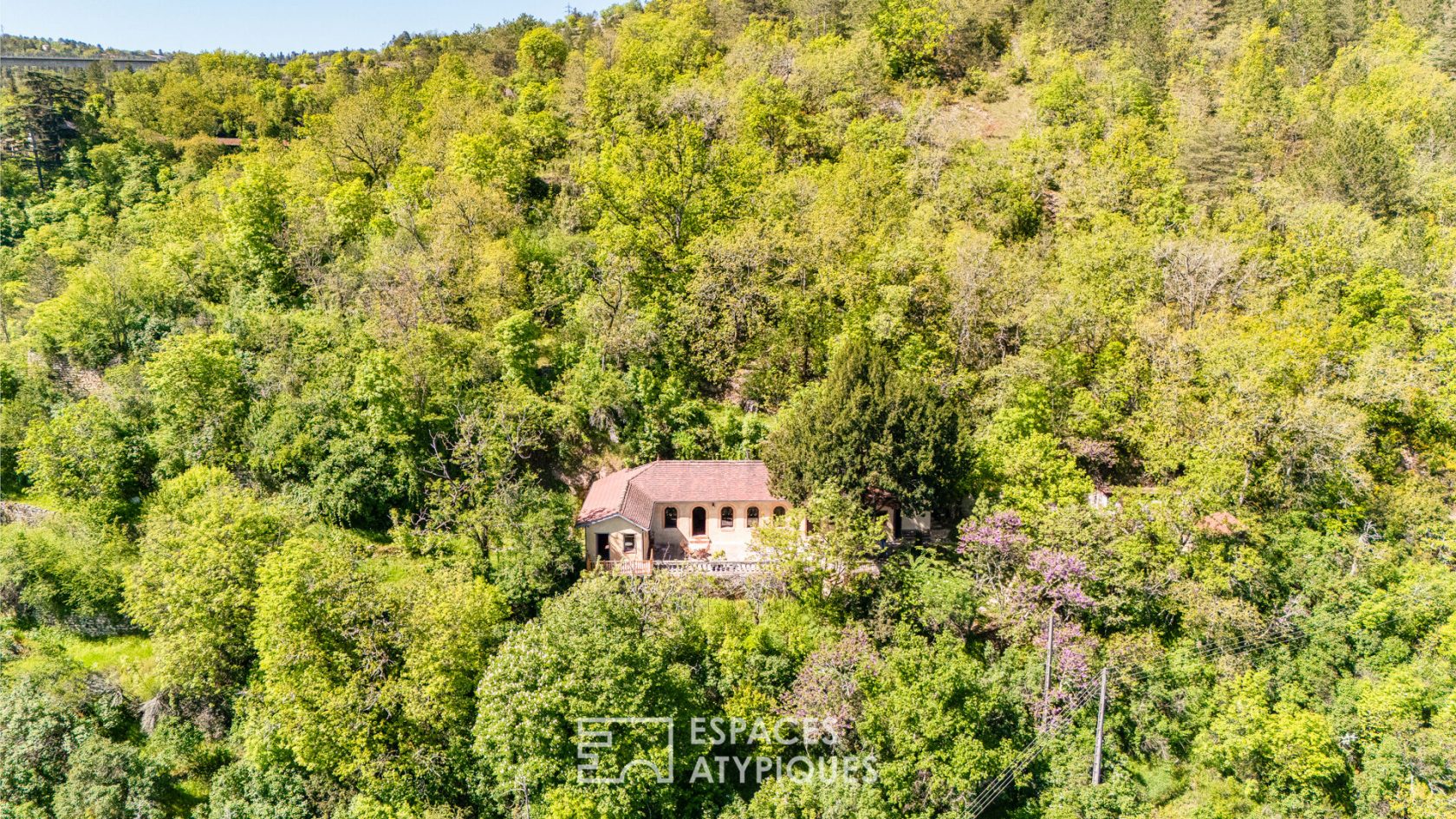 Eagle’s nest overlooking the Lot