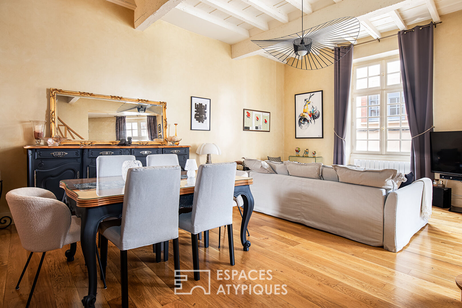 Duplex dans un hôtel particulier en hypercentre