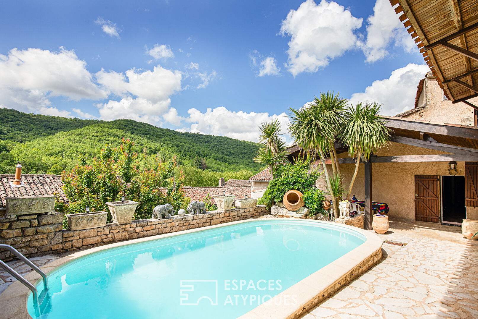 Maison(s) avec terrasse et piscine au cœur de Bruniquel 