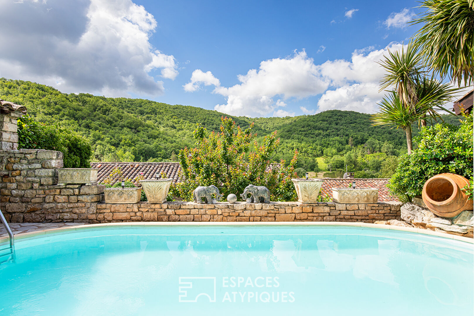 Maison(s) avec terrasse et piscine au cœur de Bruniquel 
