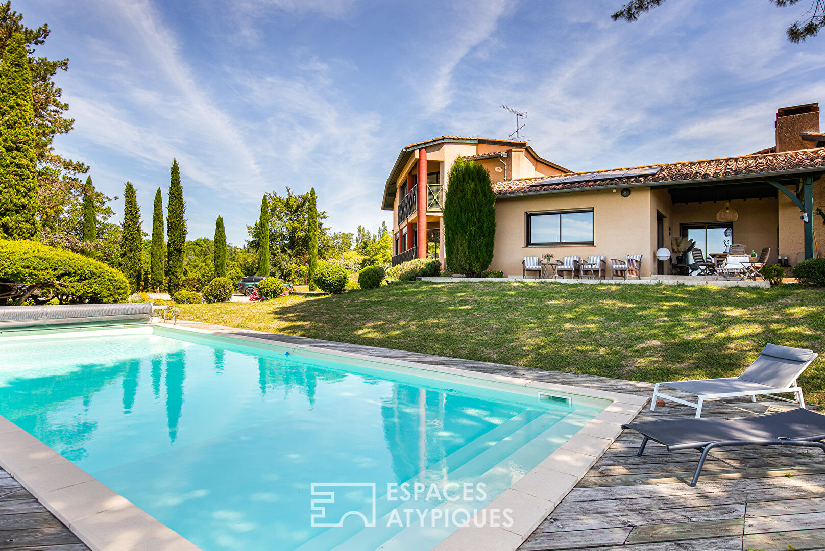 Maison d’architecte avec piscine et vue exceptionnelle