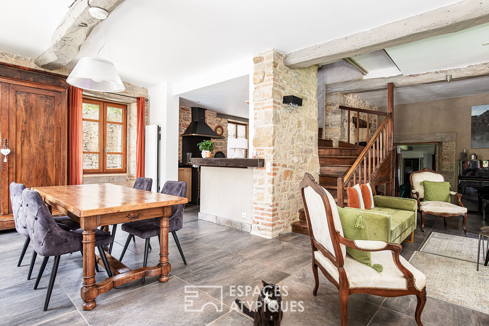 Maison d’hôtes avec jardin au pied d’un des plus “beaux villages de France.”