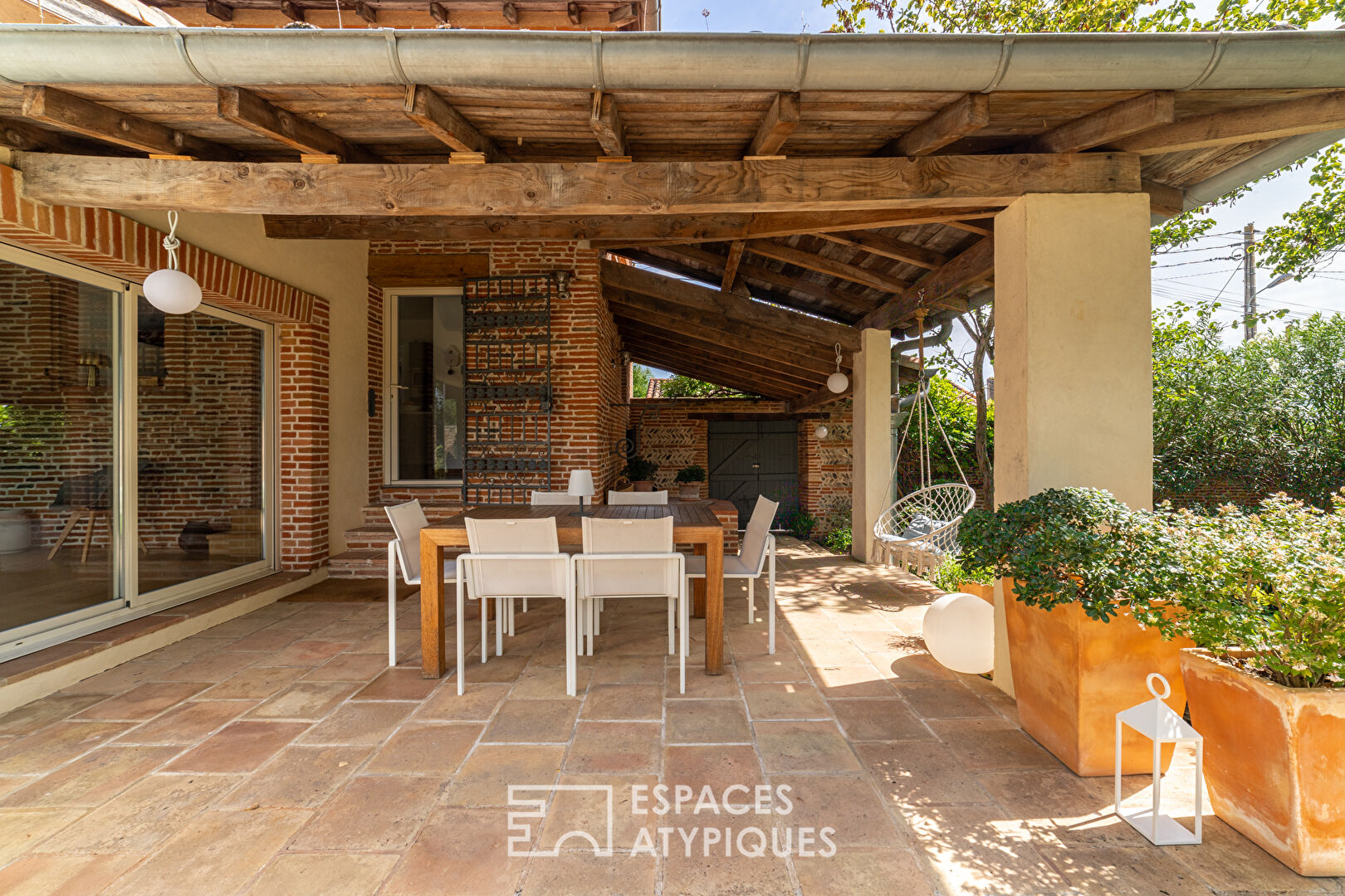 Maison en briques avec extension contemporaine