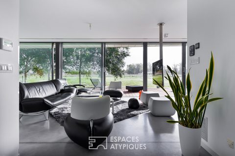 Maison d’architecte sur le golf avec piscine