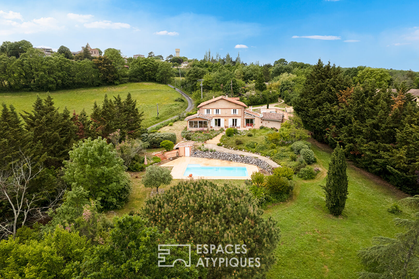 Charmante maison avec piscine à la campagne.